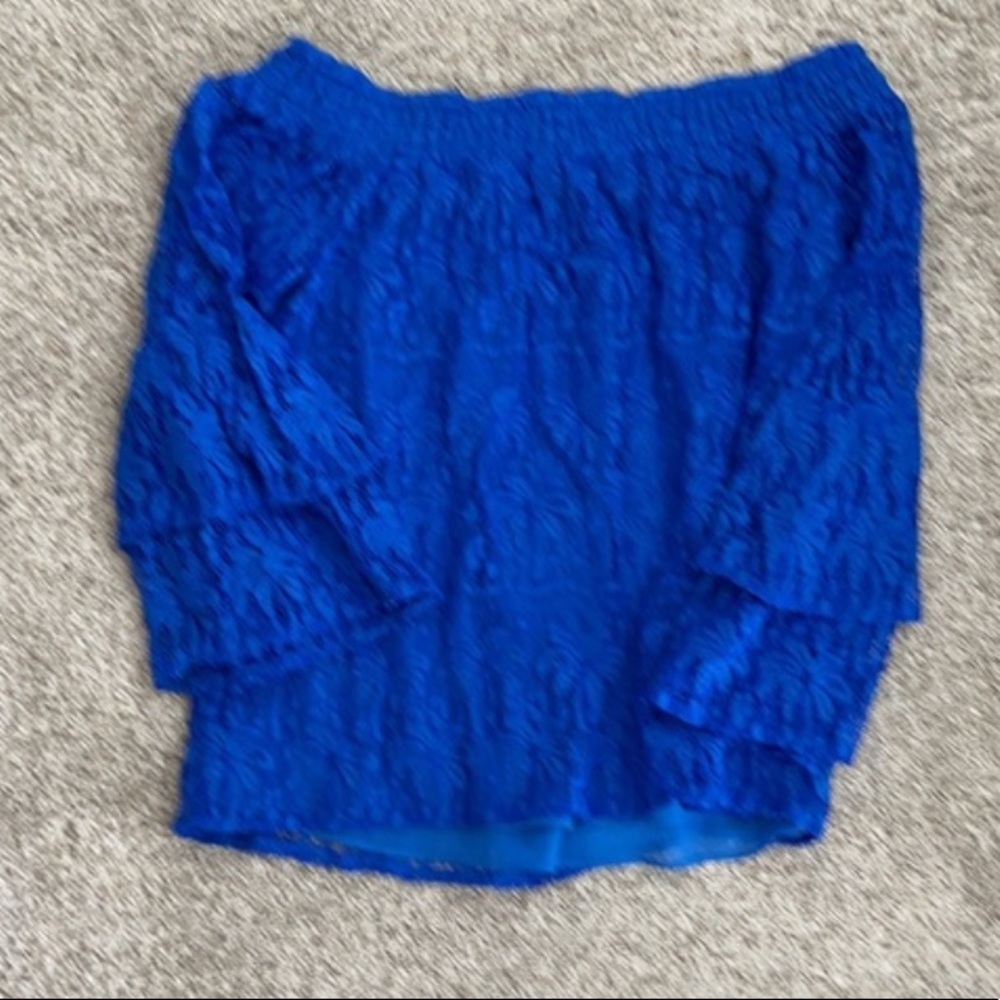 Lilly Pulitzer off the shoulder size medium top